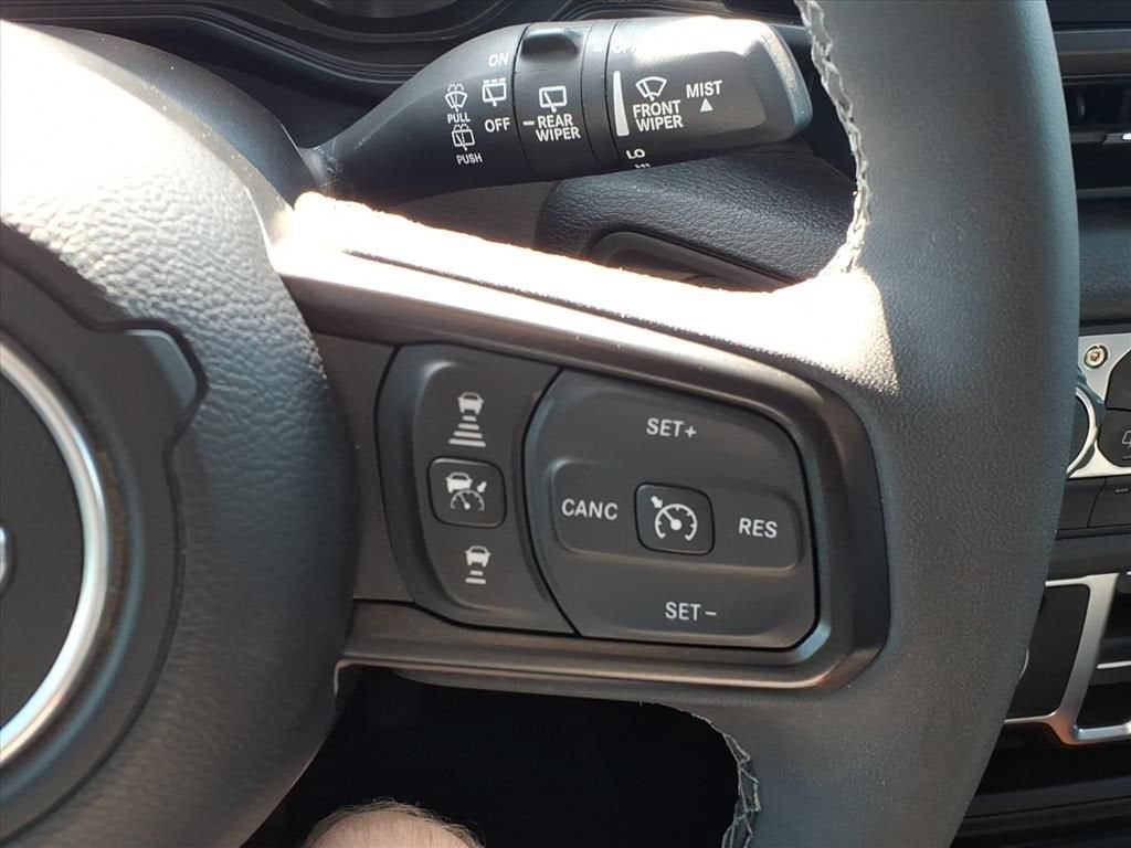 2025 Jeep Wrangler 4-Door Summit 4x4
