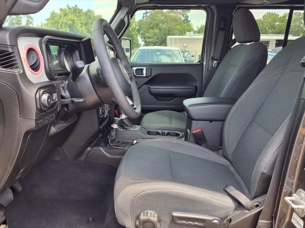 2025 Jeep Wrangler 4-Door Summit 4x4