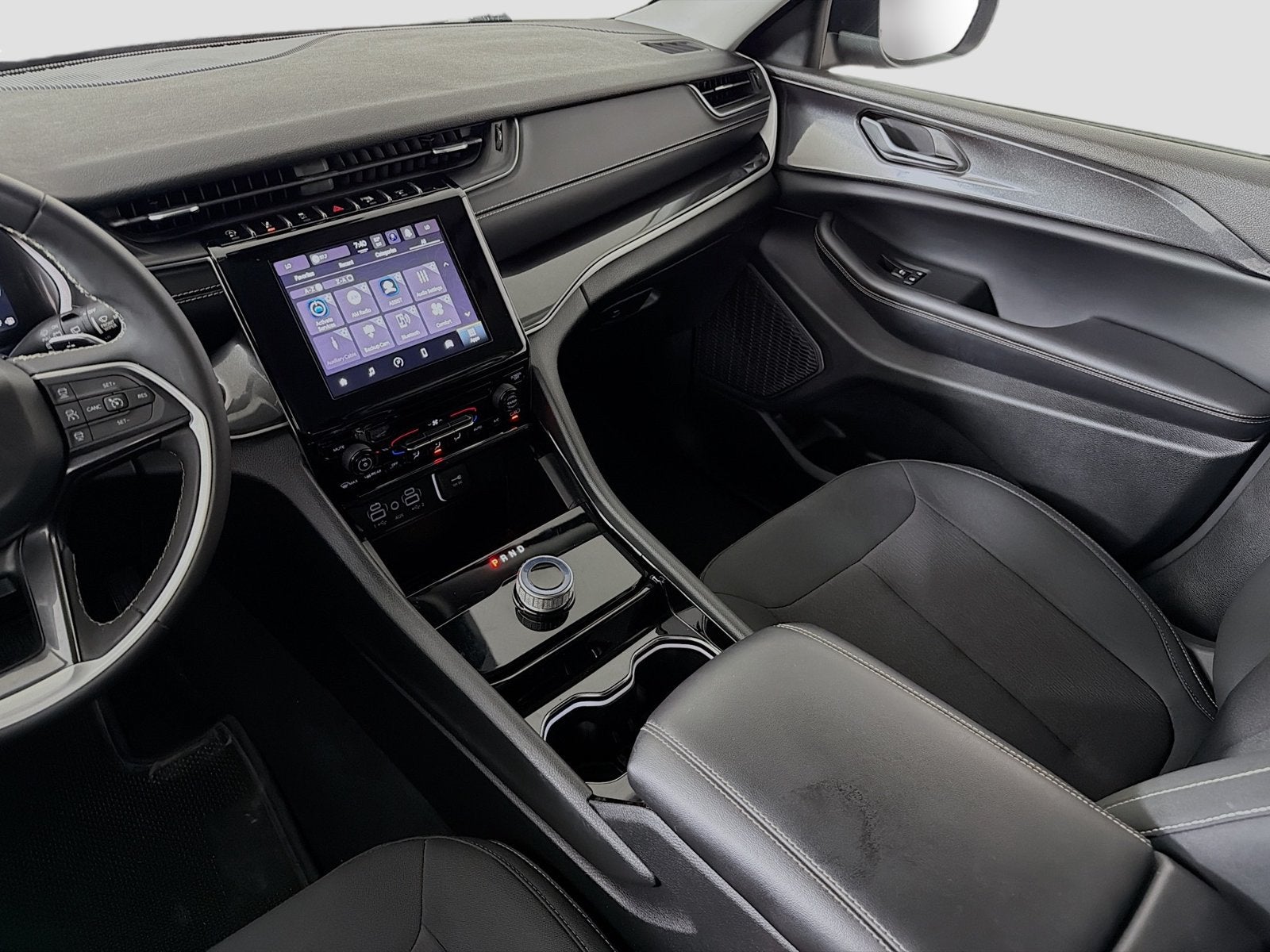 2023 Jeep Grand Cherokee Laredo 4x4