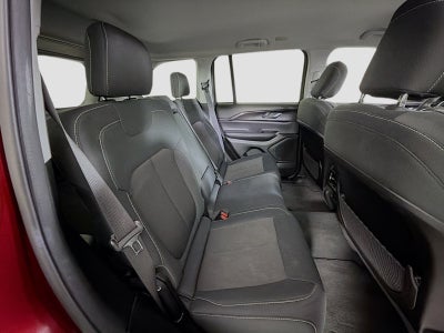 2023 Jeep Grand Cherokee Laredo 4x4