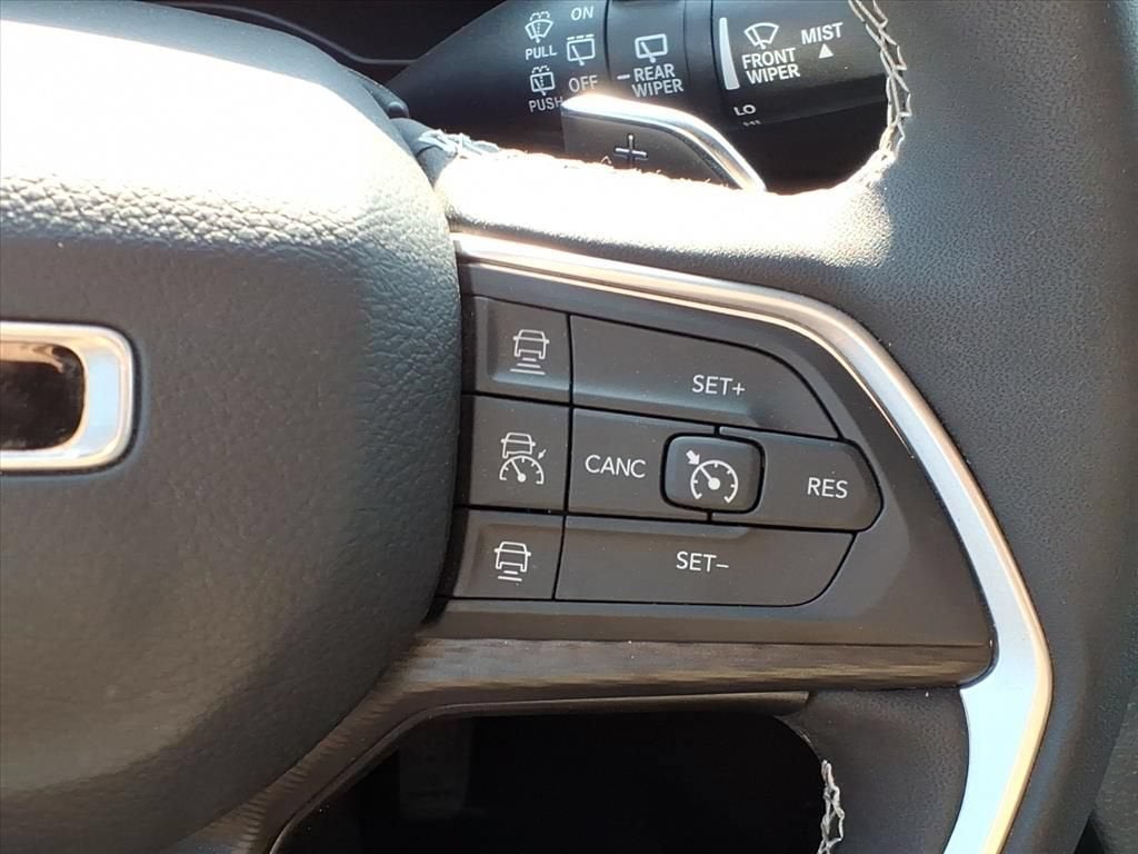 2024 Jeep Grand Cherokee Laredo 4x4