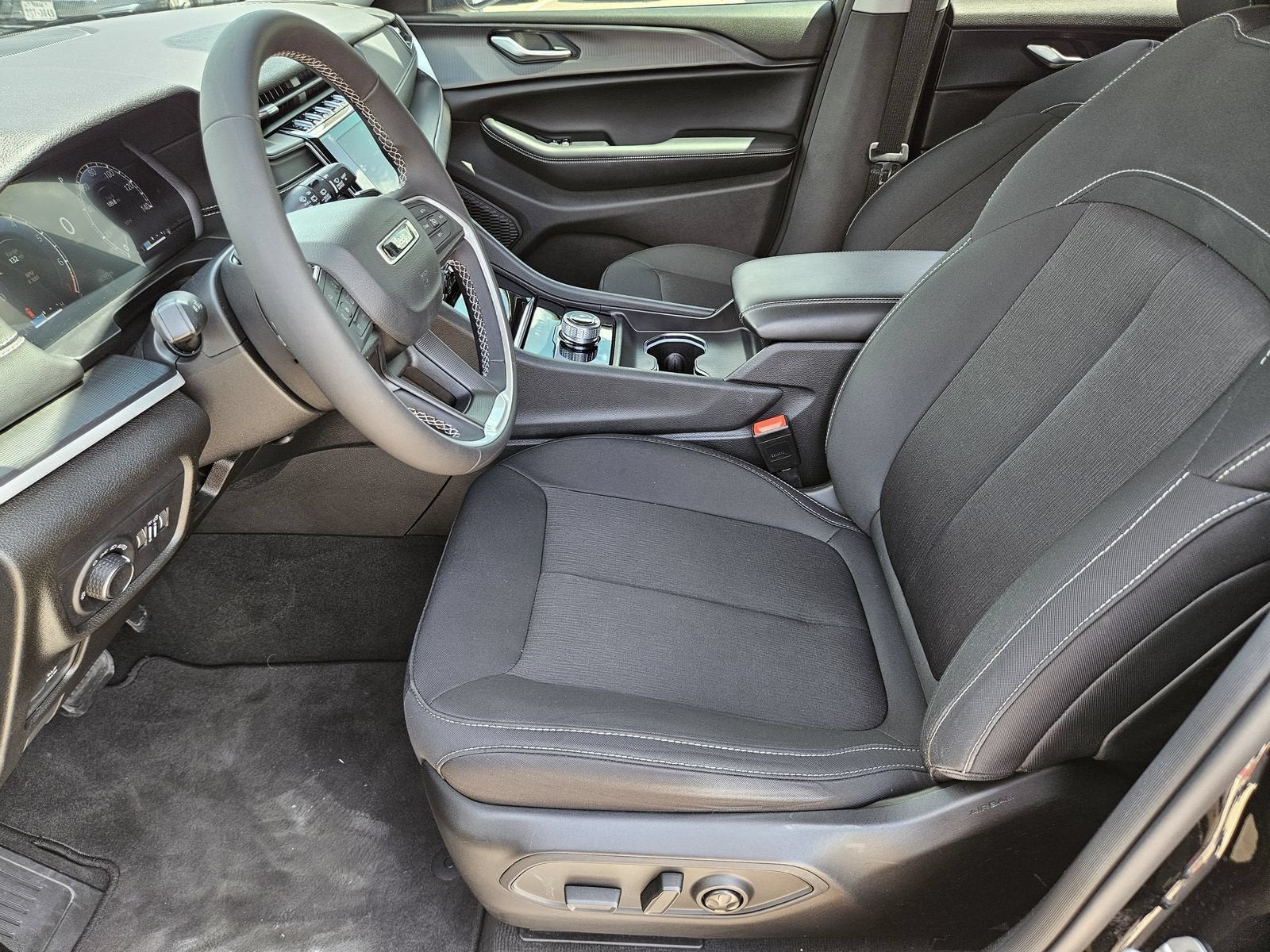 2023 Jeep Grand Cherokee Laredo X 4x4