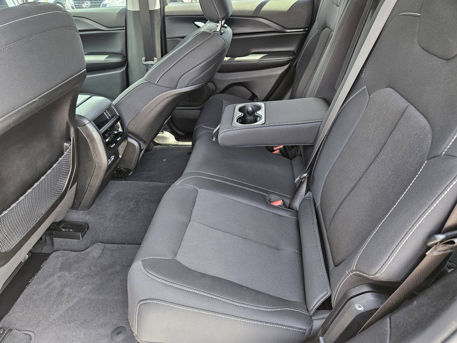 2023 Jeep Grand Cherokee Laredo X 4x4