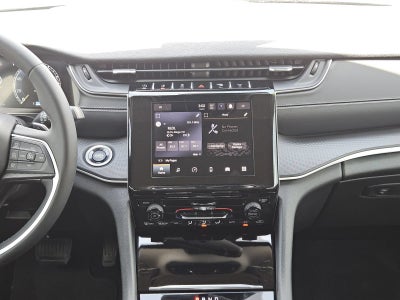 2023 Jeep Grand Cherokee Laredo X 4x4