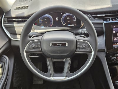 2023 Jeep Grand Cherokee Laredo X 4x4