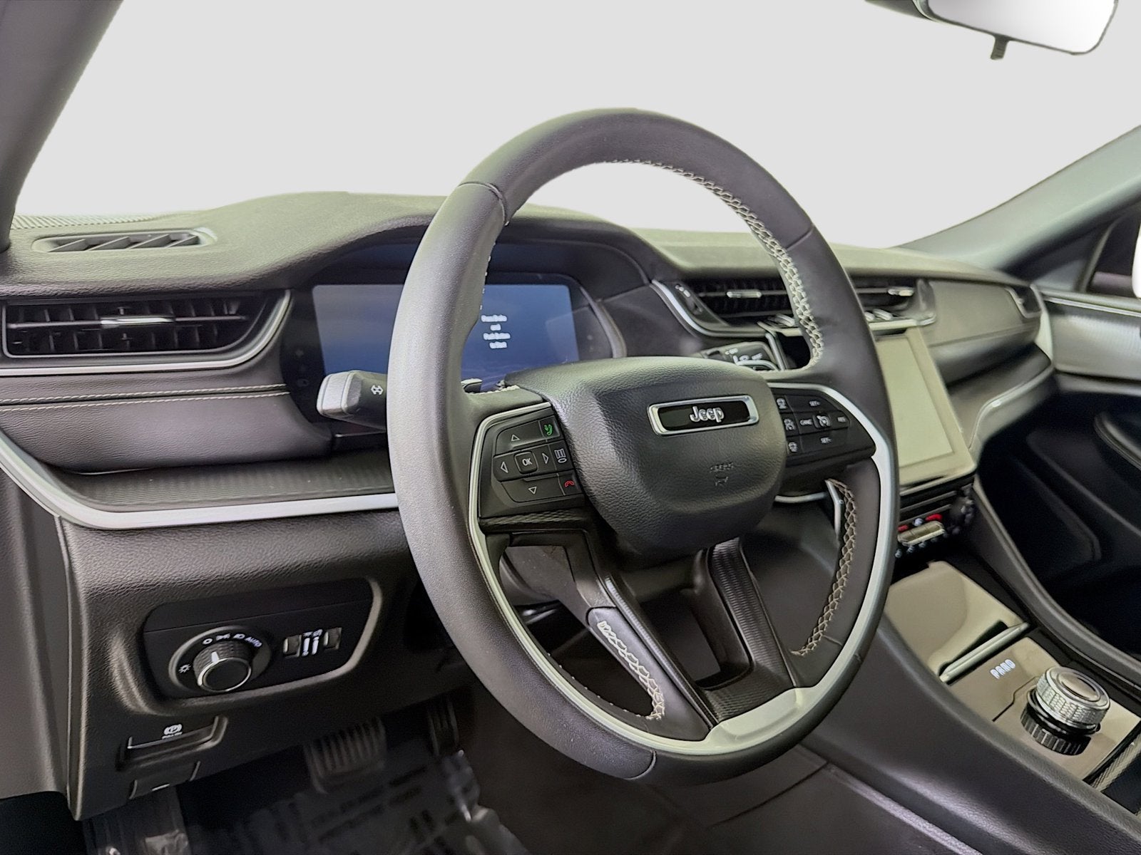 2025 Jeep Grand Cherokee L Laredo X 4x4