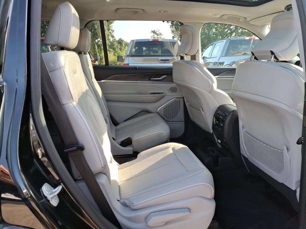 2023 Jeep Grand Cherokee L Overland 4x4