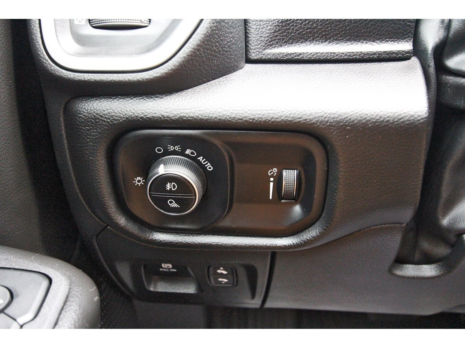2025 RAM 1500 Big Horn Crew Cab 4x2 5'7" Box