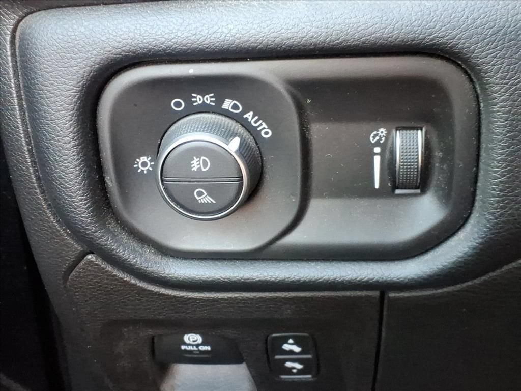 2021 RAM 1500 Lone Star Crew Cab 4x2 5'7" Box