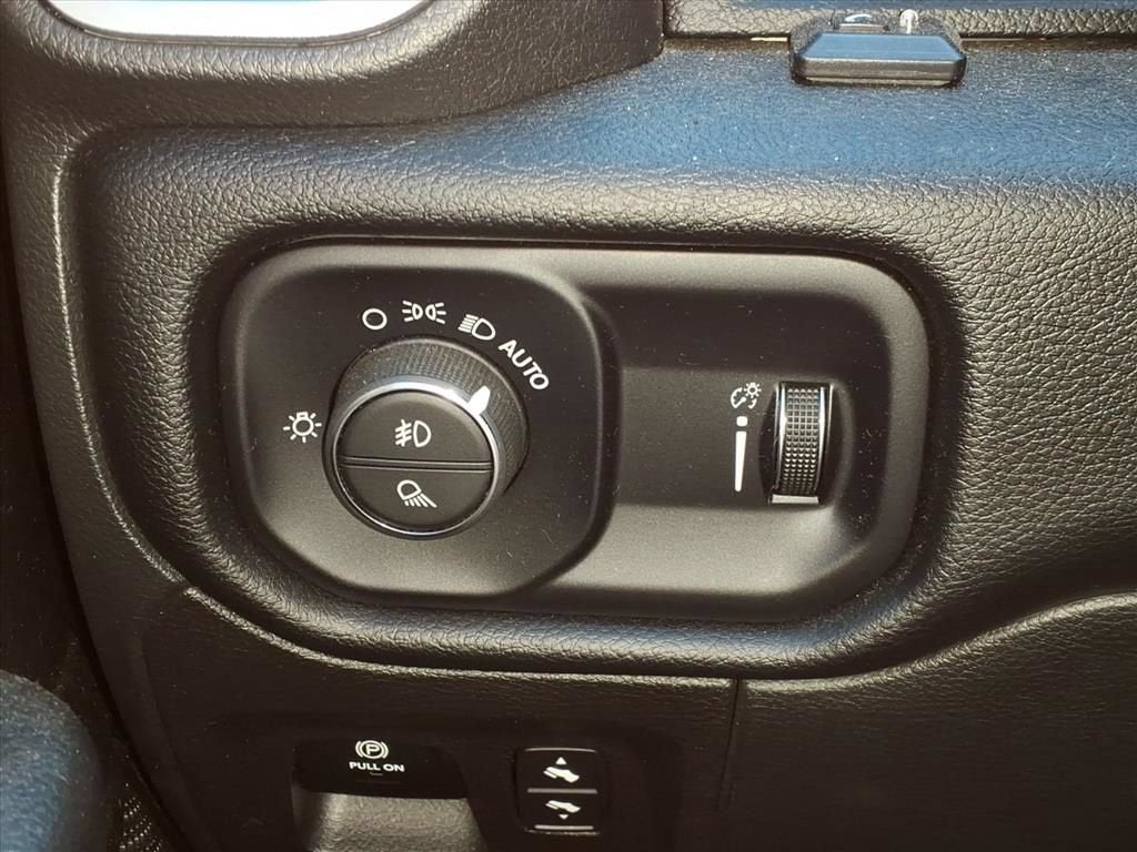 2022 RAM 1500 Lone Star Quad Cab 4x4 6'4" Box