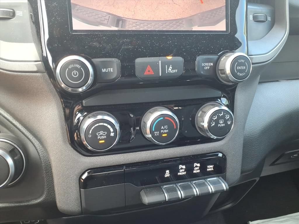2026 RAM 1500 Tradesman Quad Cab 4x2 6'4" Box