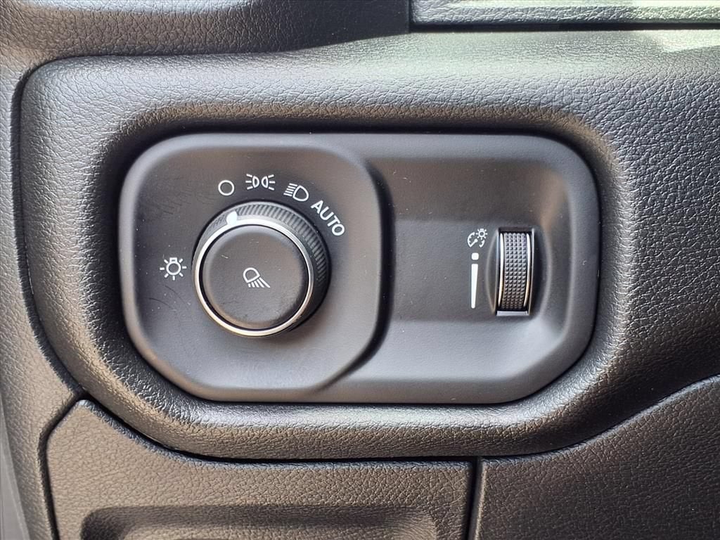 2026 RAM 1500 Tradesman Quad Cab 4x2 6'4" Box