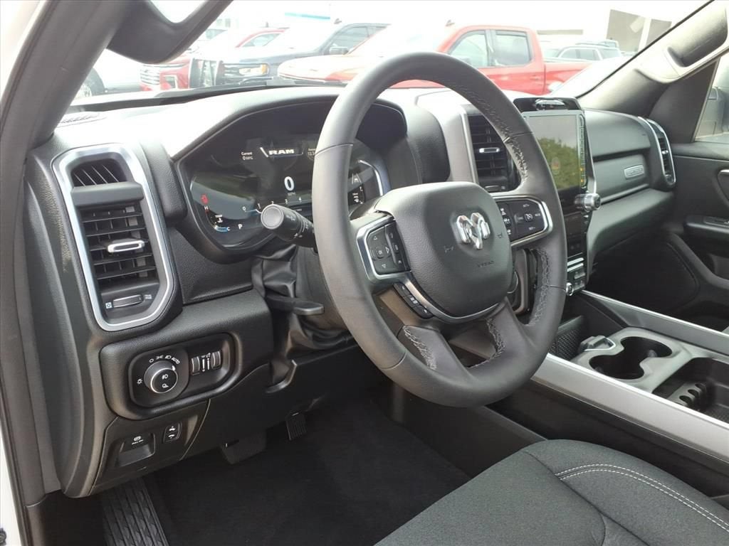 2025 RAM 1500 Big Horn Crew Cab 4x4 5'7" Box