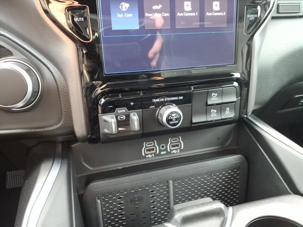 2025 RAM 1500 Big Horn Crew Cab 4x4 5'7" Box
