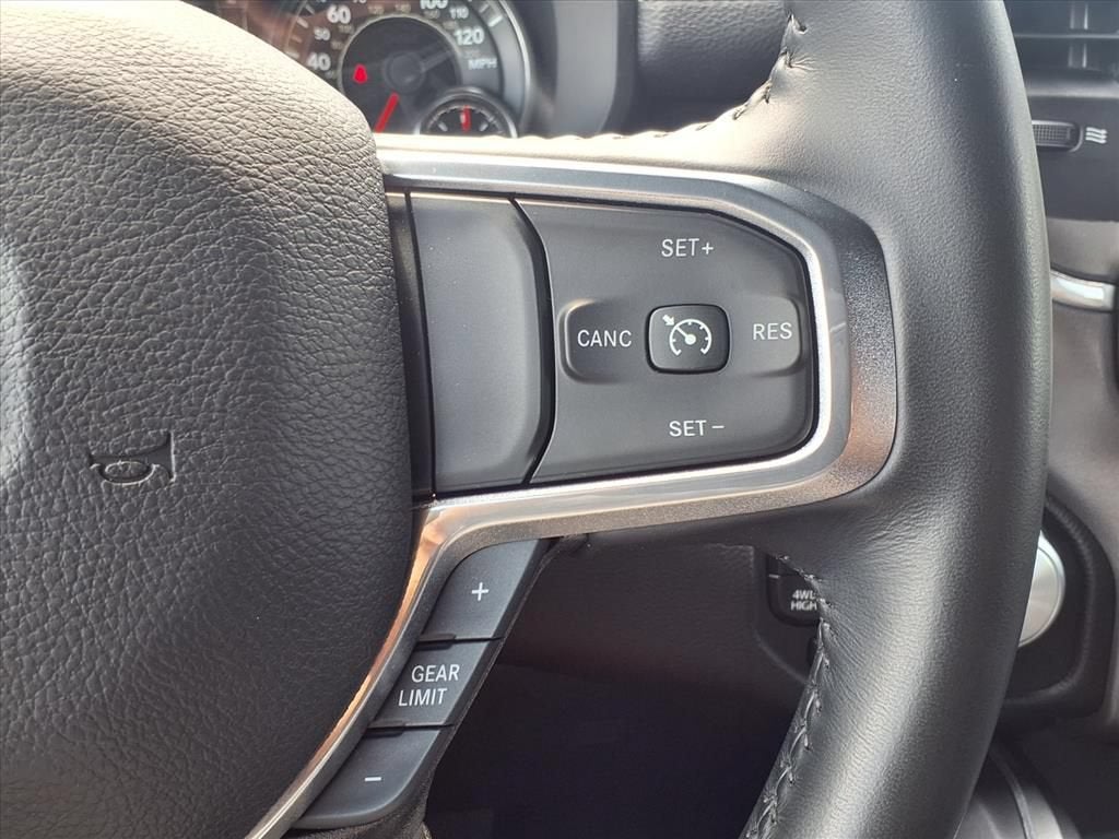 2023 RAM 1500 Laramie Crew Cab 4x4 5'7" Box
