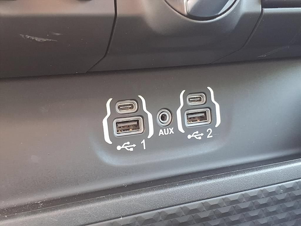 2023 RAM 1500 Laramie Crew Cab 4x4 5'7" Box