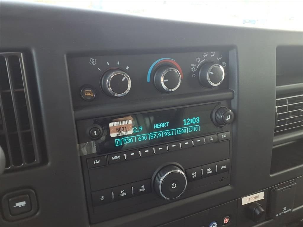 2024 Chevrolet Express Cutaway 3500 1WT