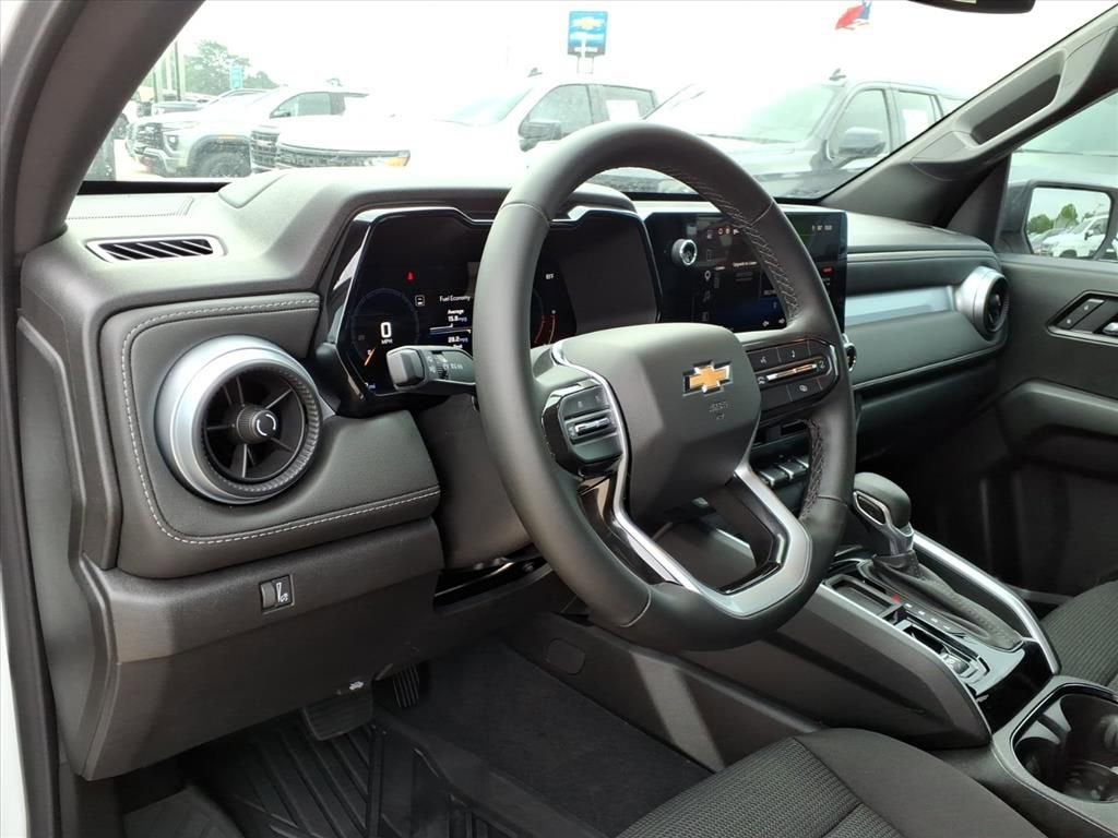 2025 Chevrolet Colorado WT/LT