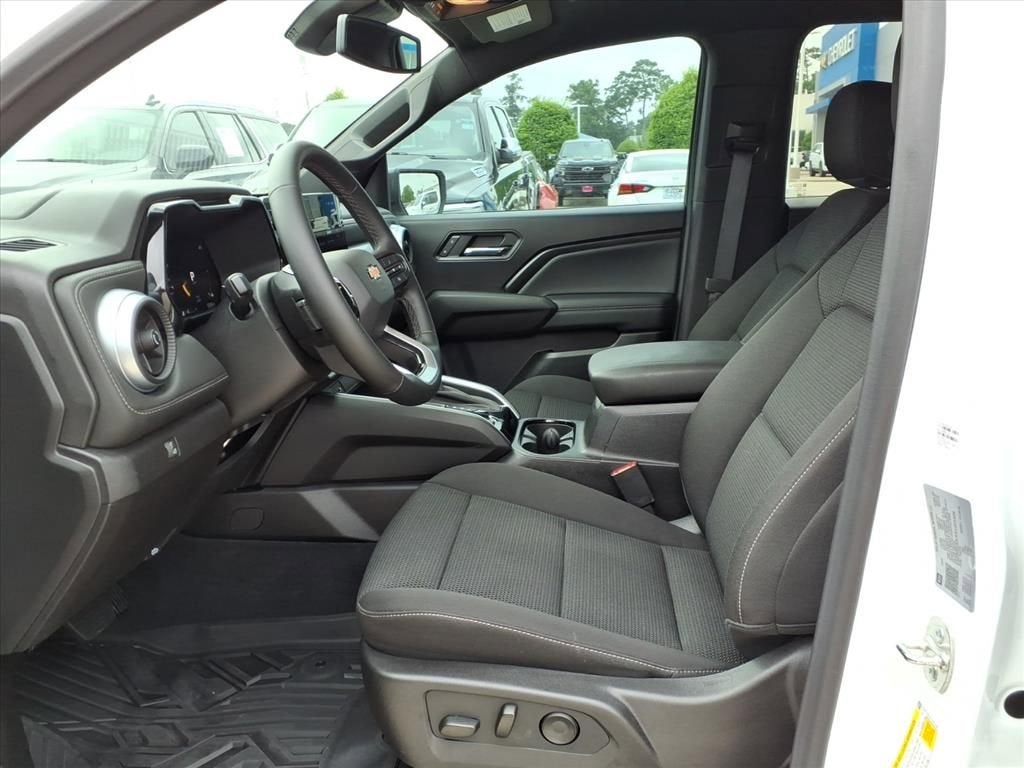 2025 Chevrolet Colorado WT/LT