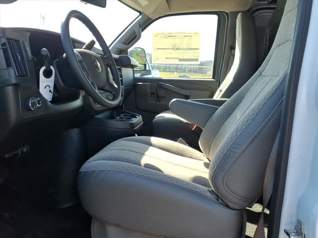 2024 Chevrolet Express Cargo 2500 WT
