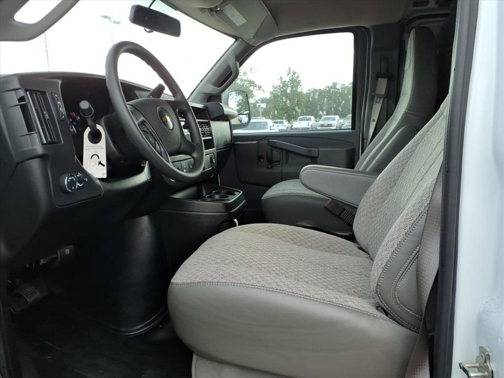 2024 Chevrolet Express Cargo 2500 WT