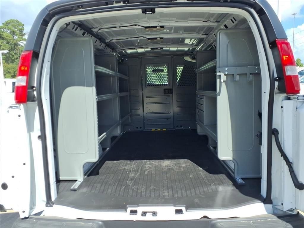 2024 Chevrolet Express Cargo 2500 WT