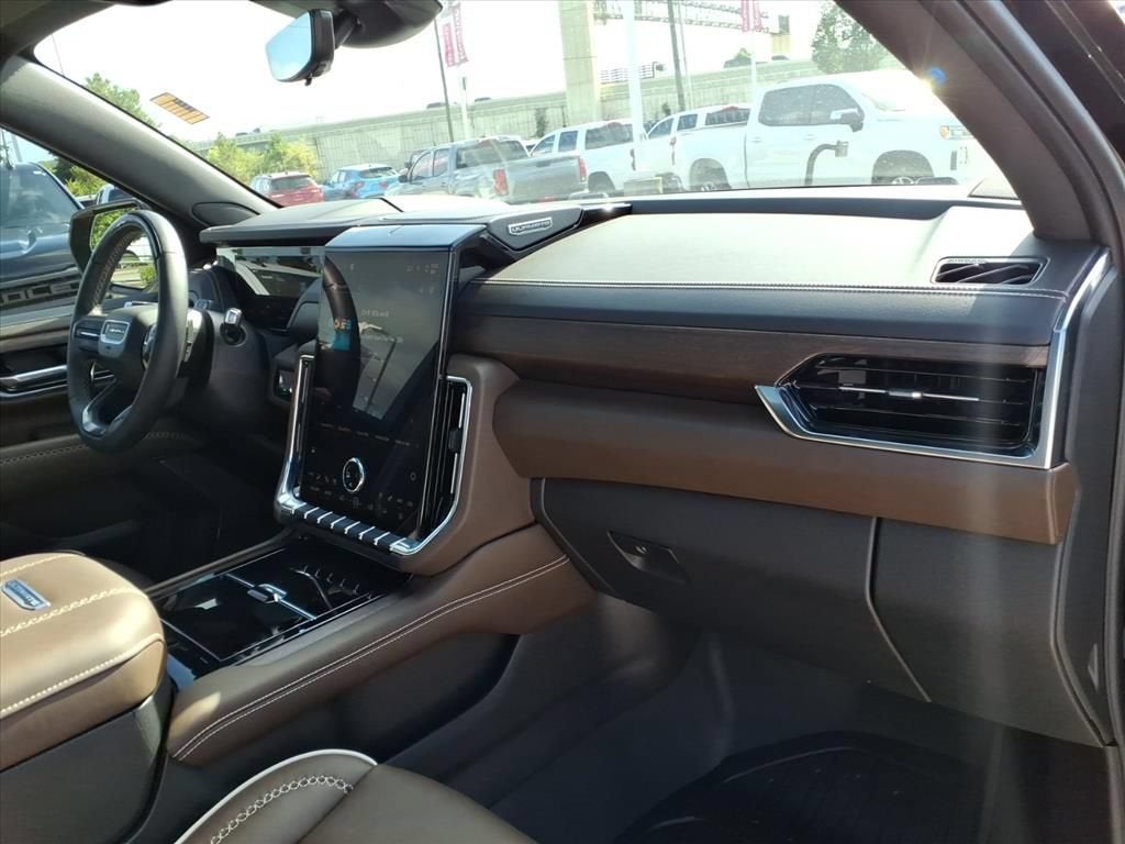 2025 GMC Yukon Denali Ultimate