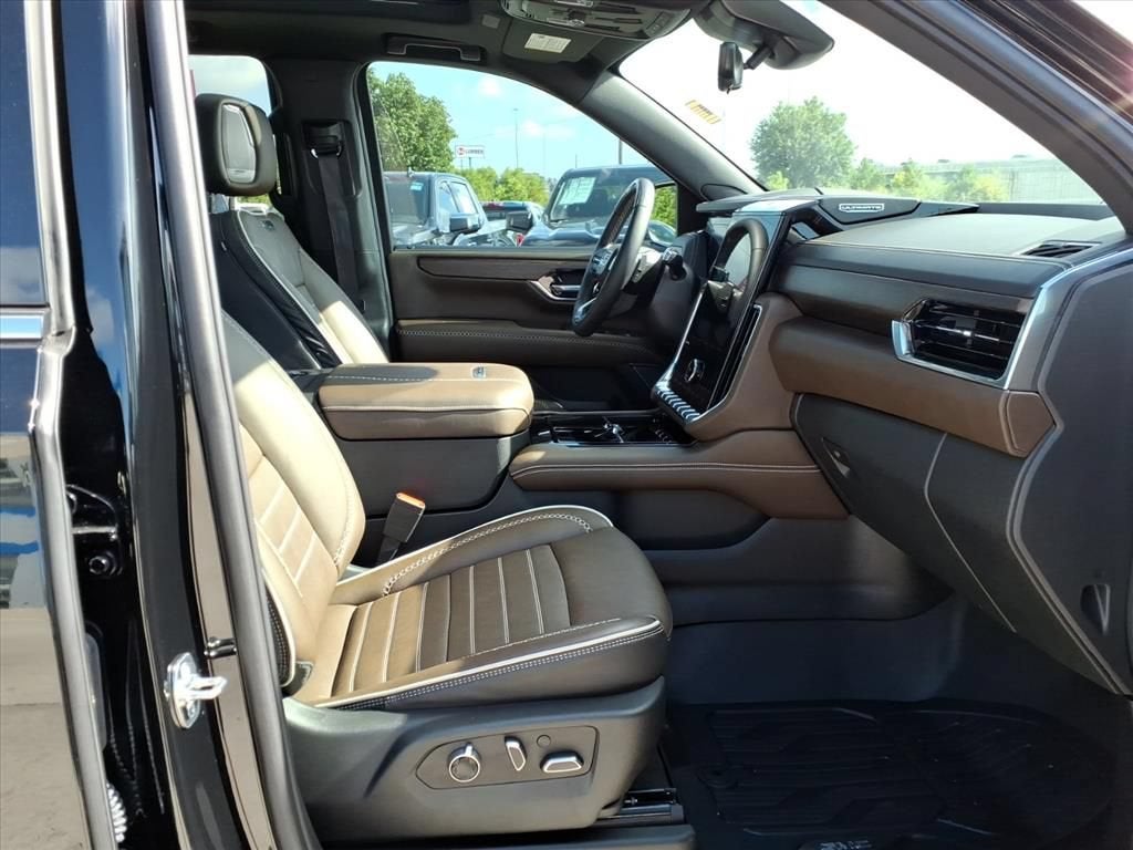 2025 GMC Yukon Denali Ultimate