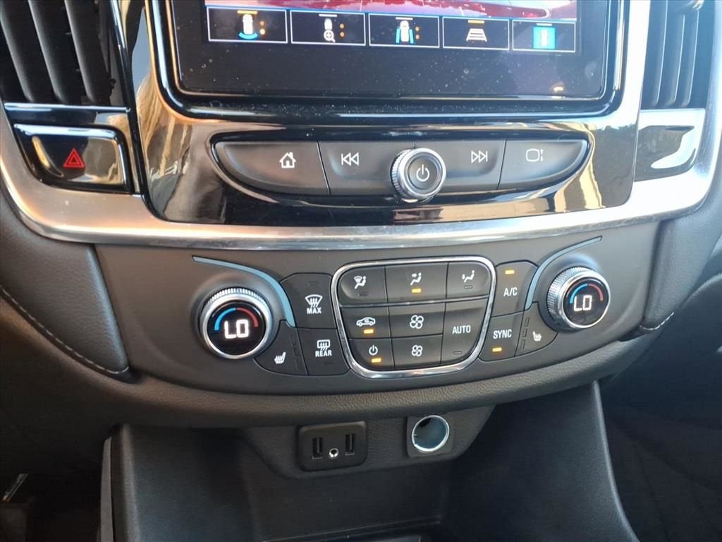 2022 Chevrolet Traverse LT Cloth