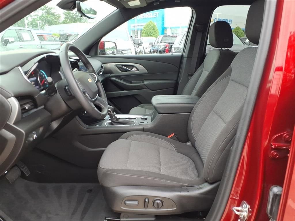 2022 Chevrolet Traverse LT Cloth