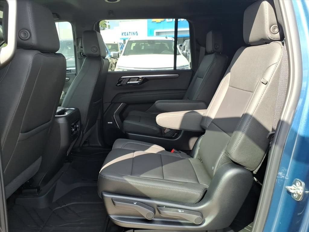 2026 Chevrolet Suburban LT - Photo 13