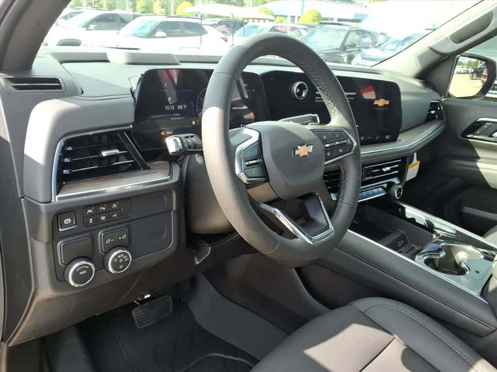 2026 Chevrolet Suburban LT - Photo 14