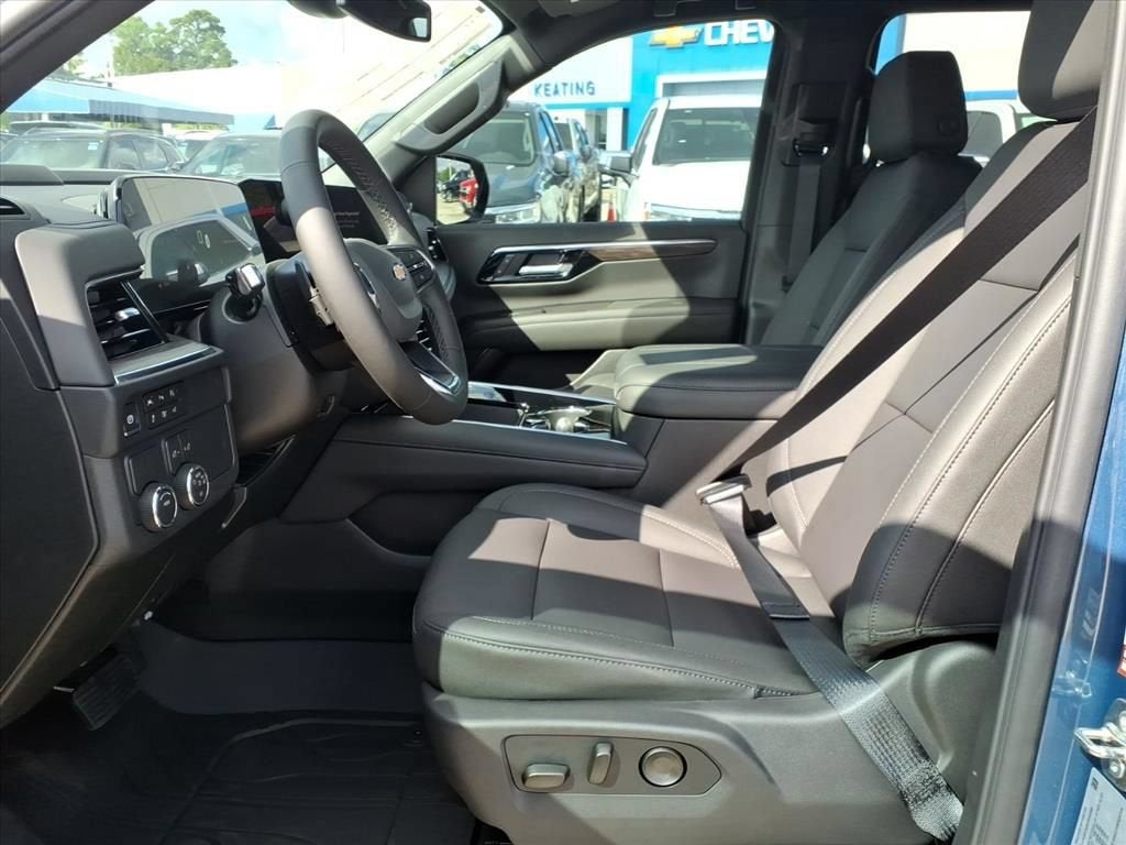 2026 Chevrolet Suburban LT - Photo 15
