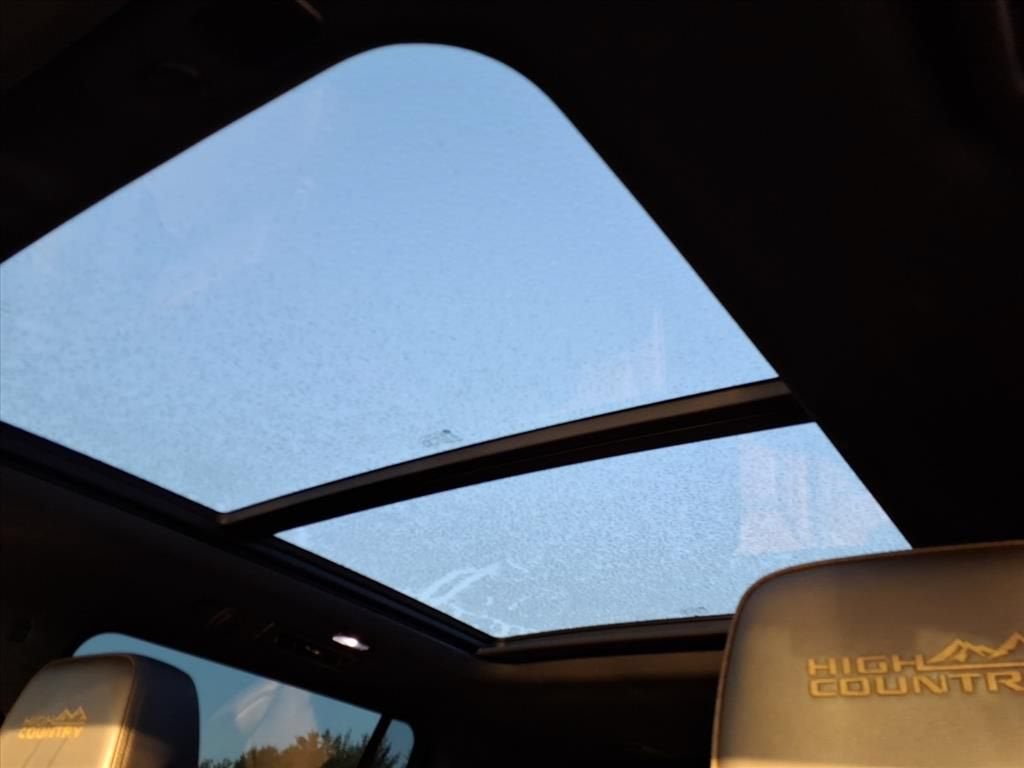 2022 Chevrolet Suburban High Country