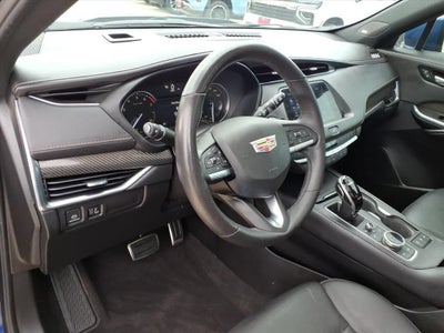 2022 Cadillac XT4 FWD Sport