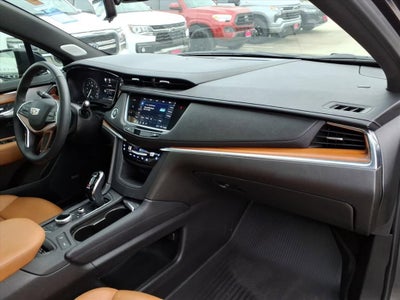 2022 Cadillac XT5 Premium Luxury