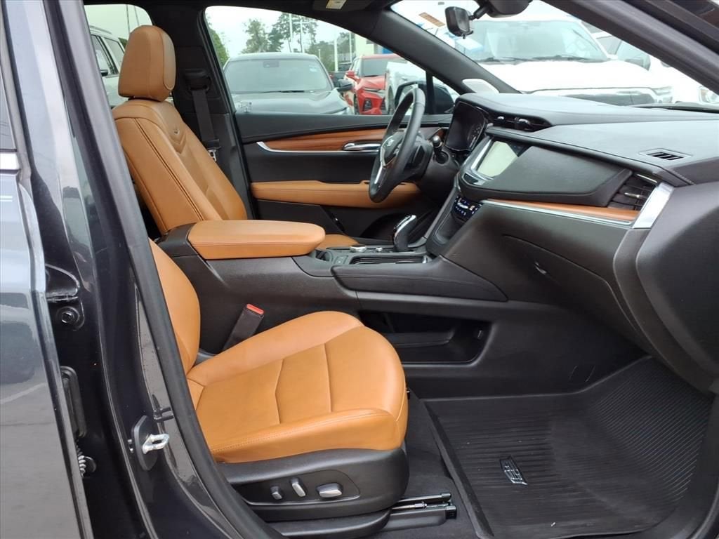 2022 Cadillac XT5 Premium Luxury