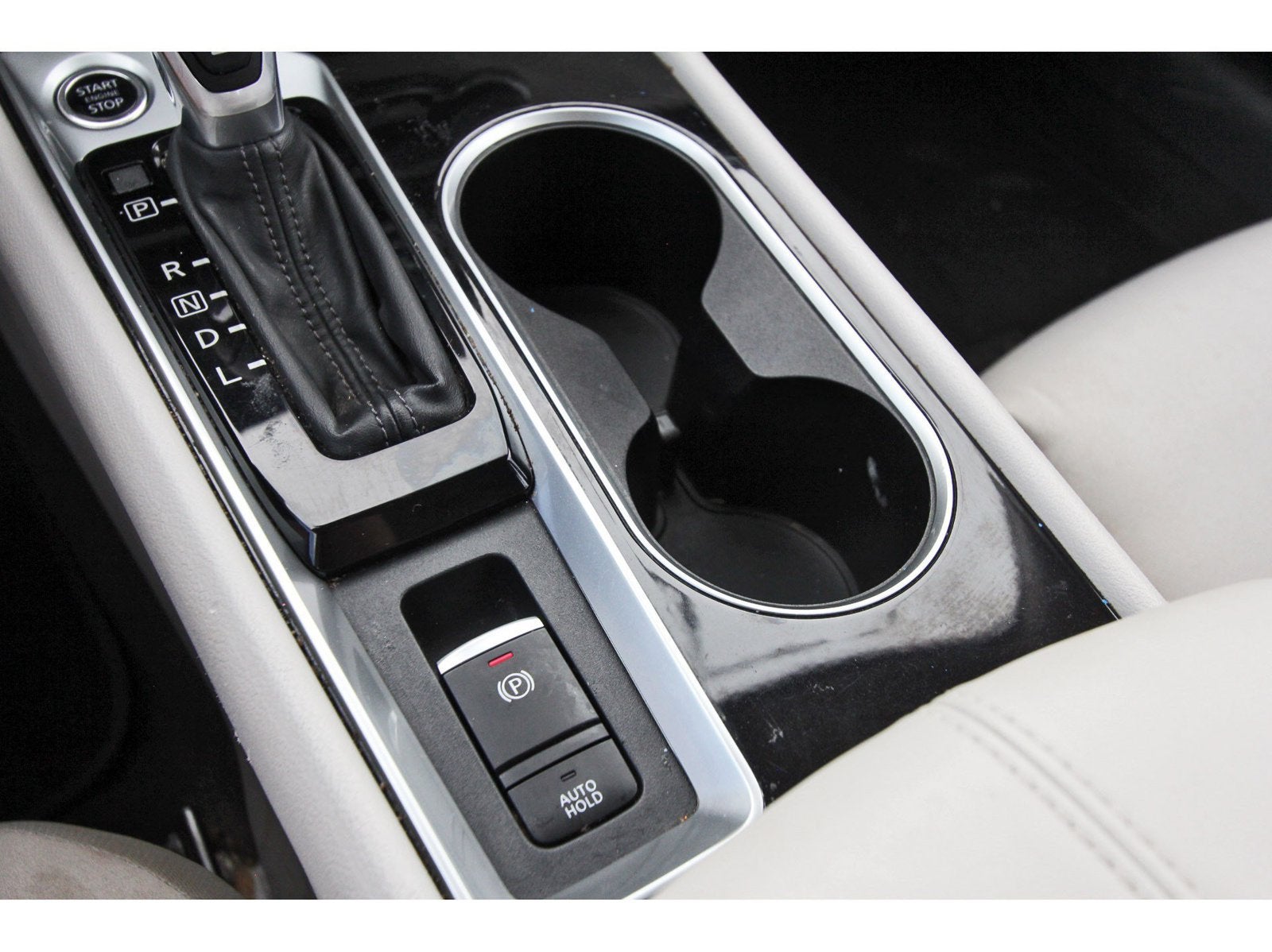 2022 Nissan Altima SV FWD
