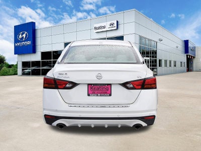 2022 Nissan Altima SV FWD