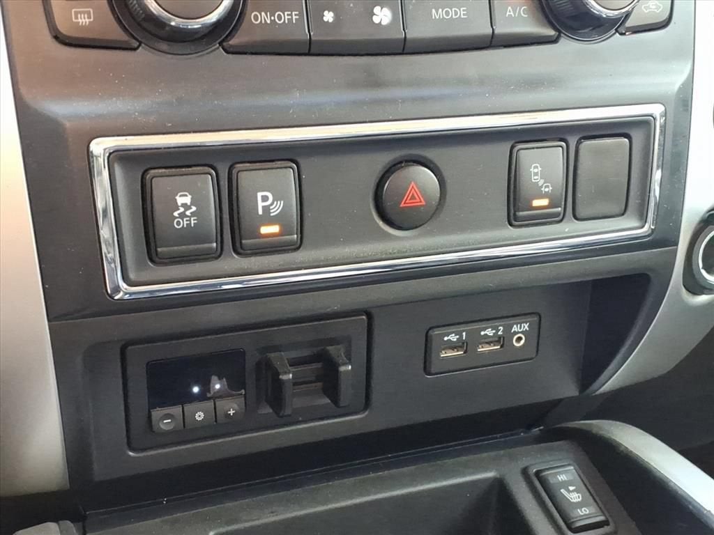 2019 Nissan TITAN SV