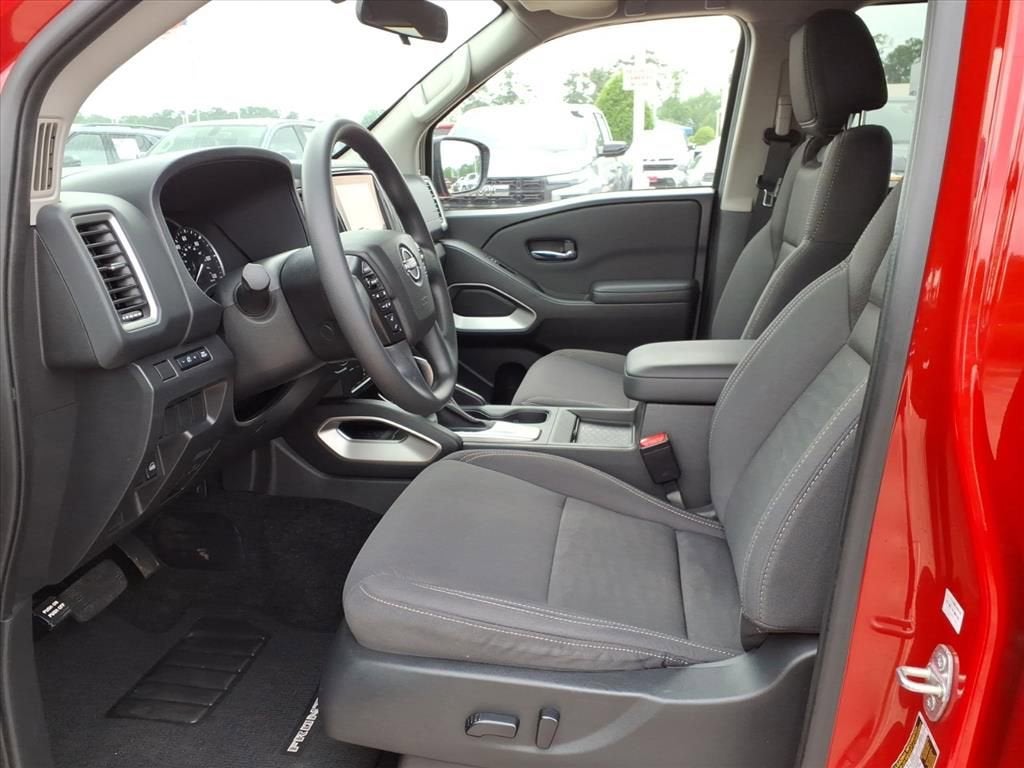 2024 Nissan Frontier SV
