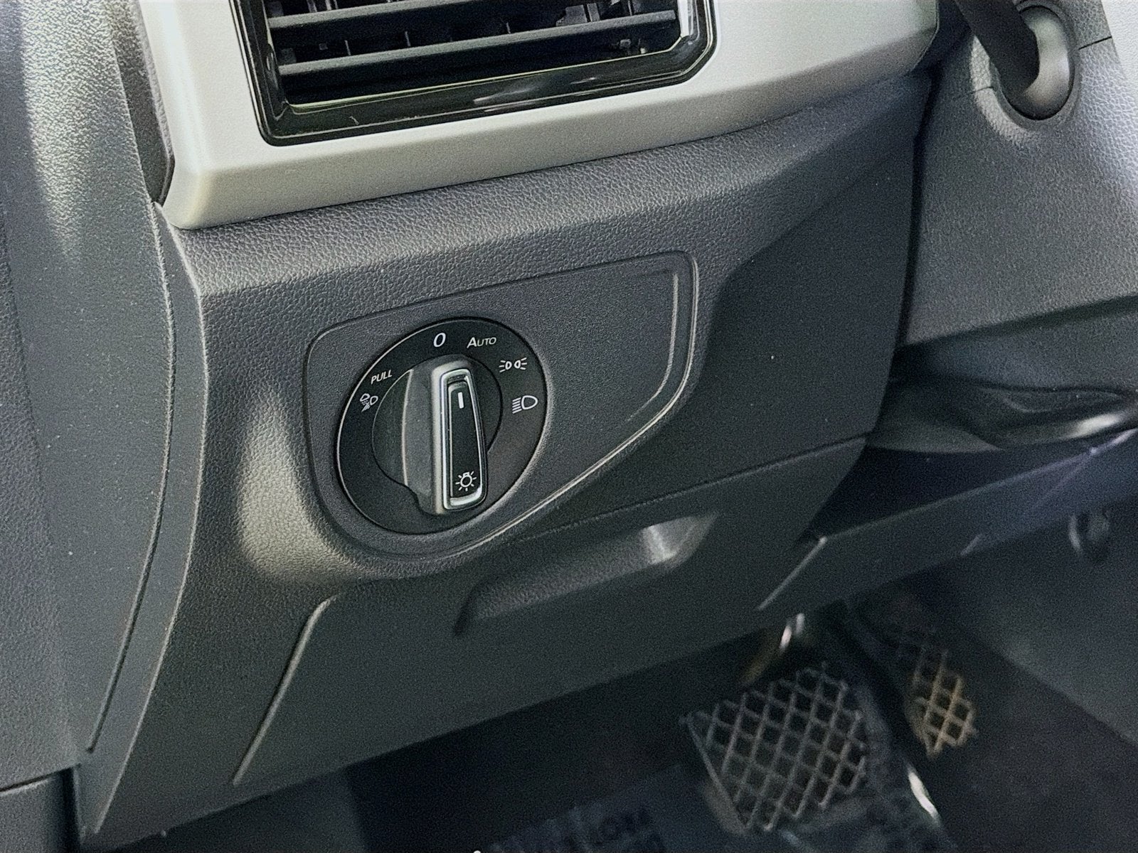 2023 Volkswagen Atlas 2.0T SE w/Technology