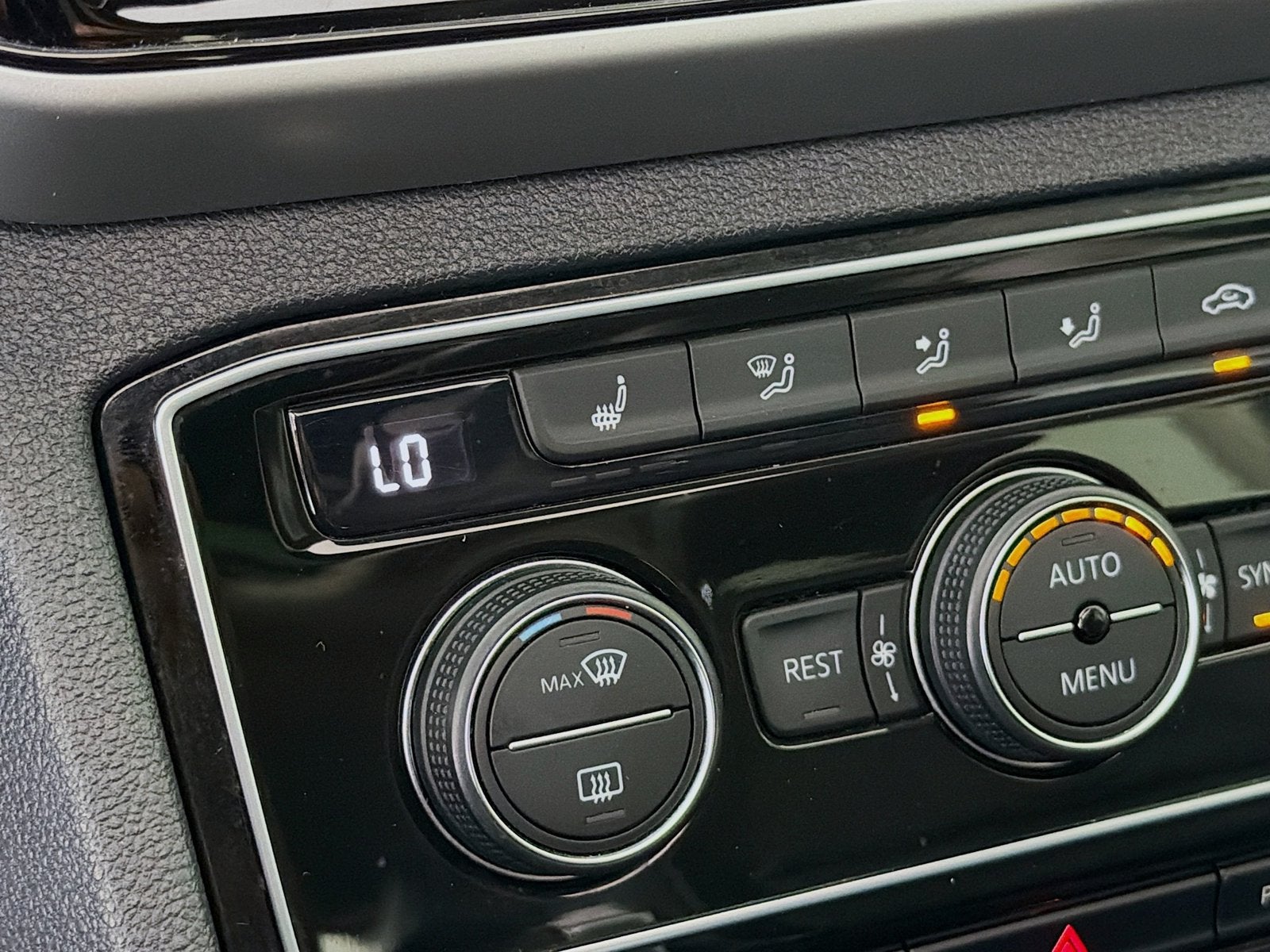 2023 Volkswagen Atlas 2.0T SE w/Technology