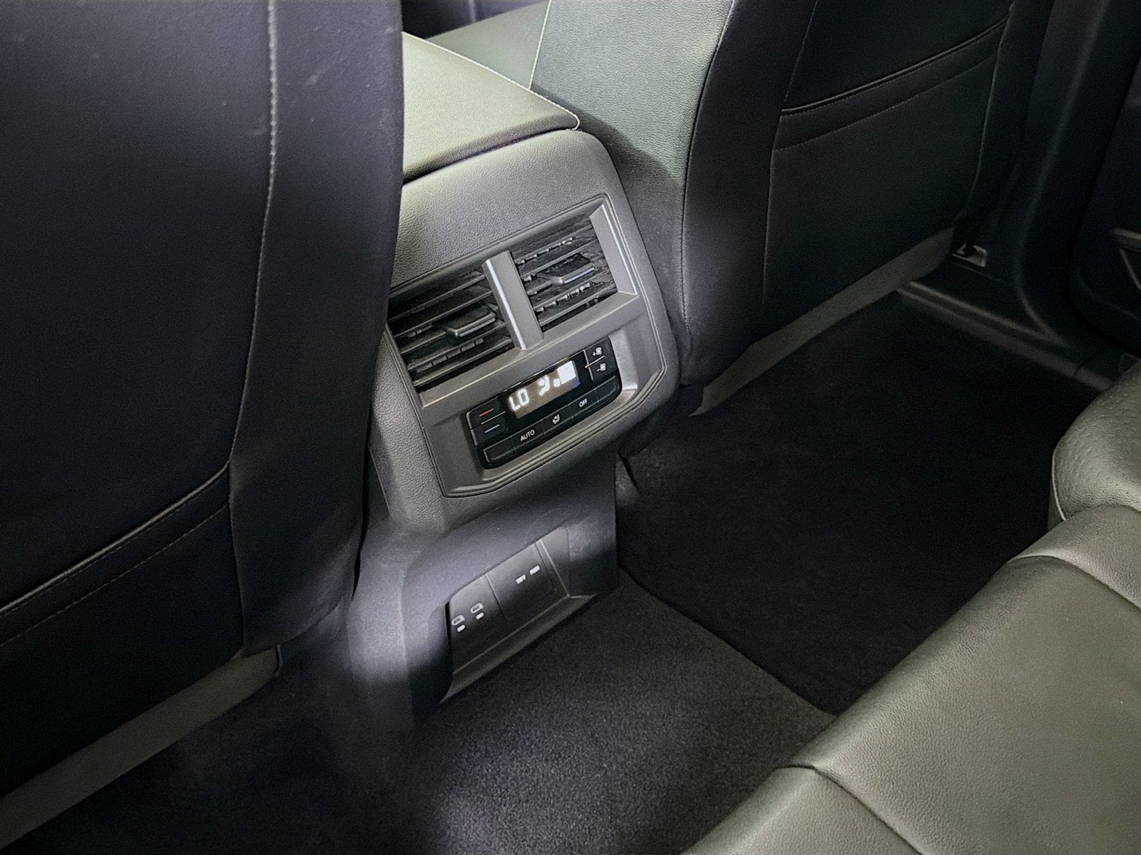 2023 Volkswagen Atlas 2.0T SE w/Technology