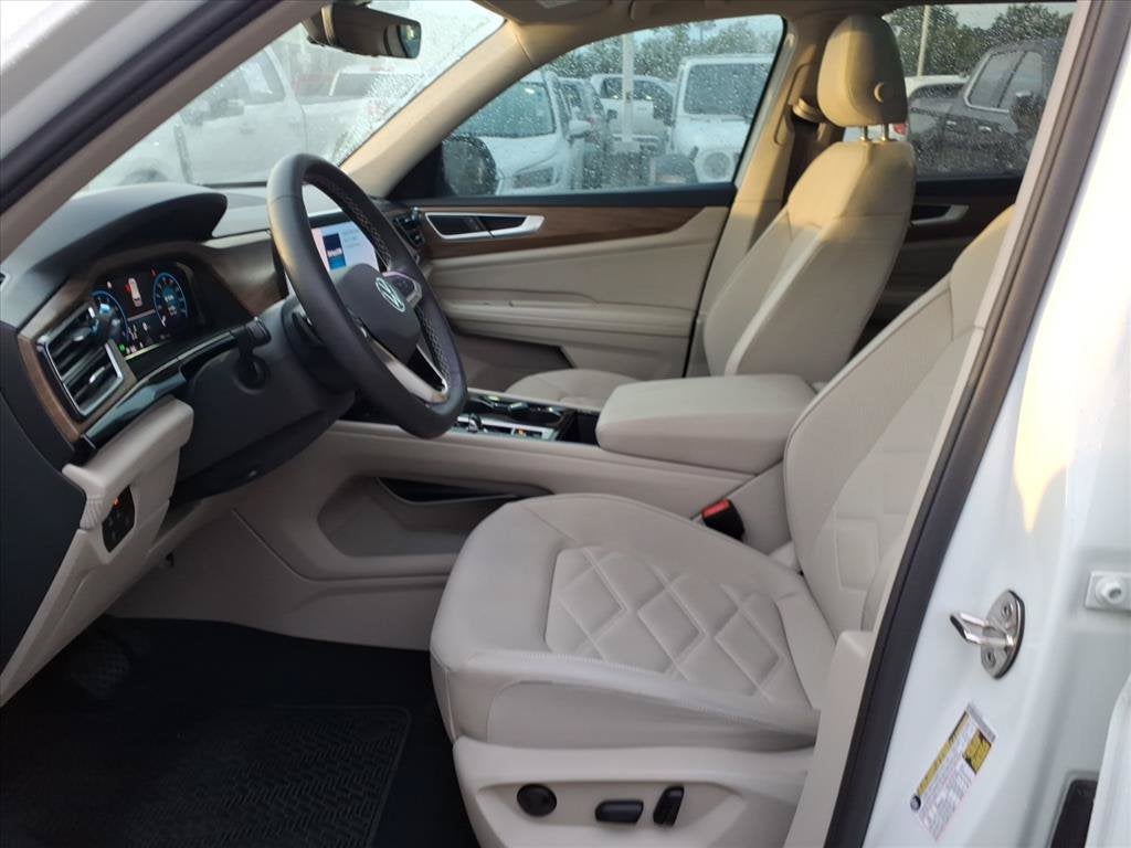 2024 Volkswagen Atlas 2.0T SE w/Technology