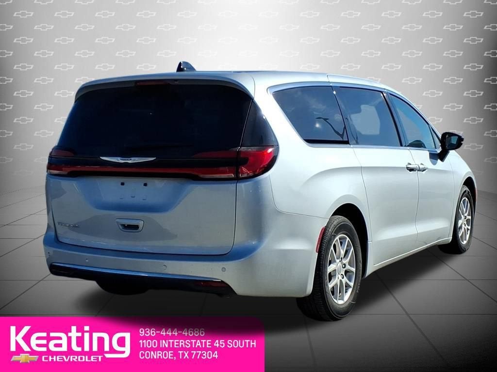 2024 Chrysler Pacifica Touring L