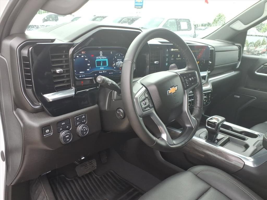 2025 Chevrolet Silverado 1500 LTZ