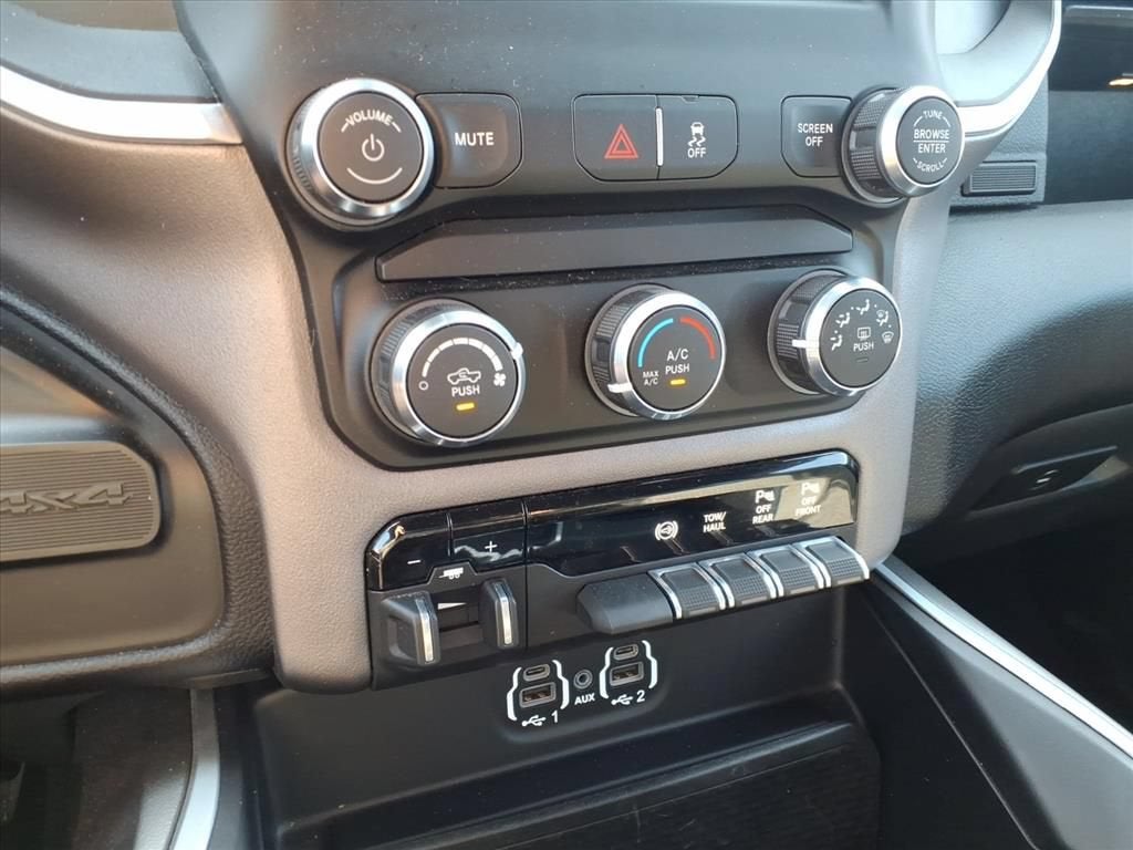 2022 RAM 2500 Big Horn Crew Cab 4x4 6'4" Box