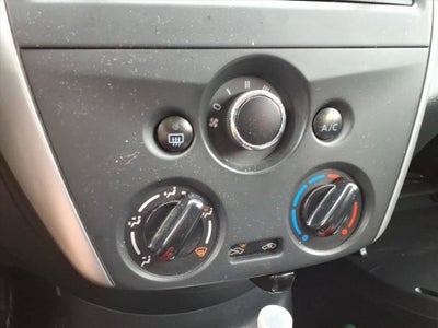 2015 Nissan Versa SV