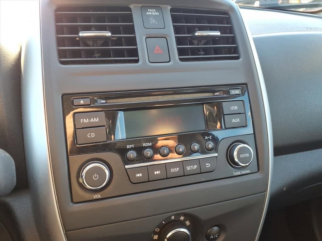 2015 Nissan Versa SV